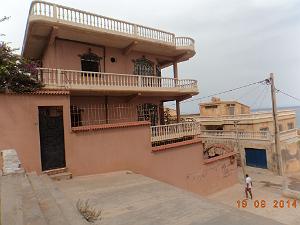 17-5-Bouisseville (dnas la pente, un superbe villa)